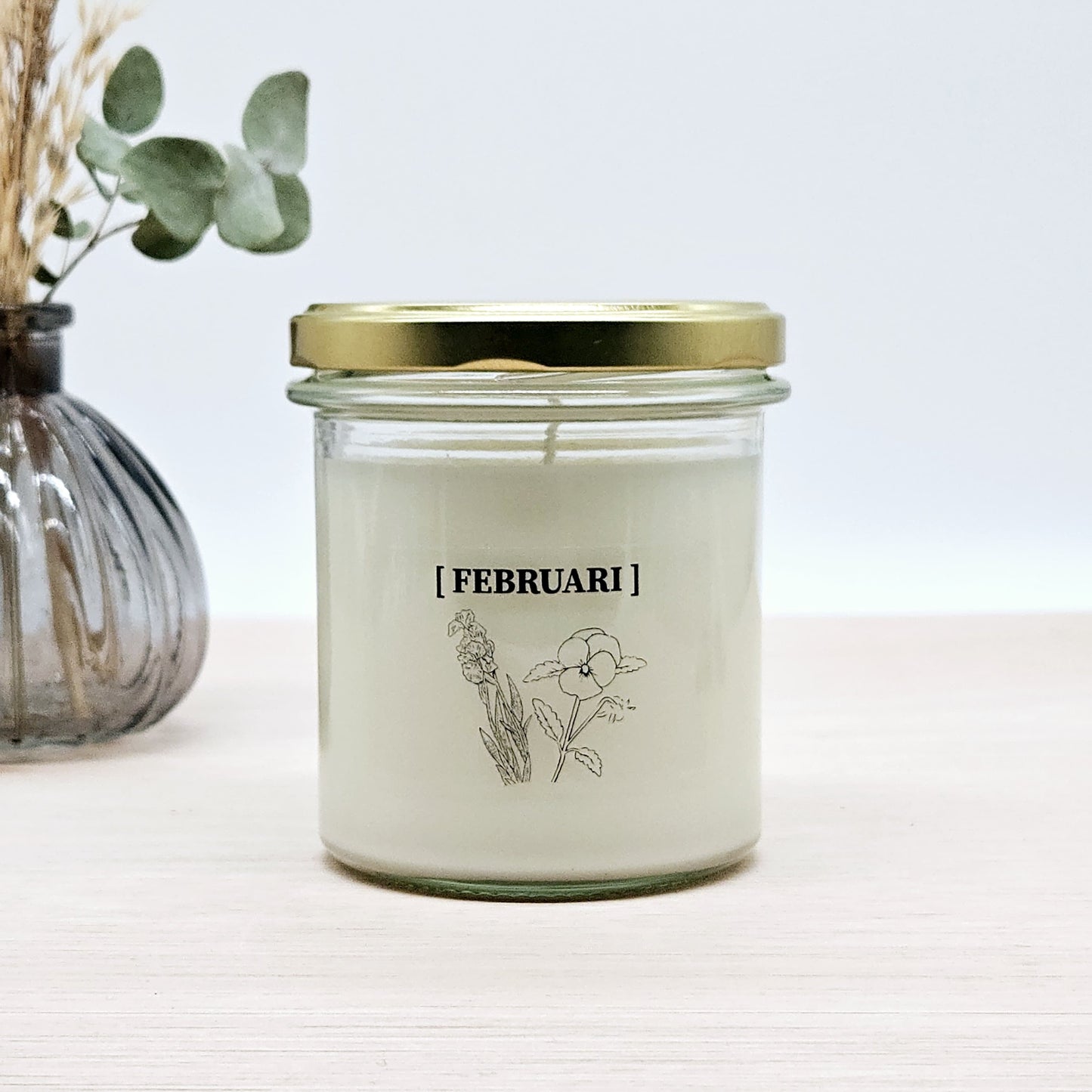 Candlelight-on - geurkaars met geboortebloem en geboortedatum - februari - o.b.v. sojawas en etherische oliën