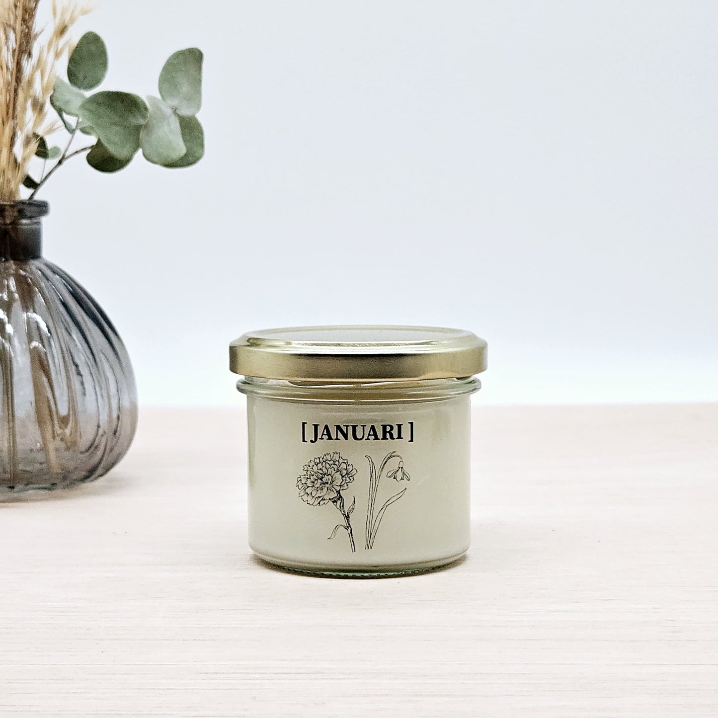 Candlelight-on - geurkaars met geboortebloem en geboortedatum - januari - o.b.v. sojawas en etherische oliën