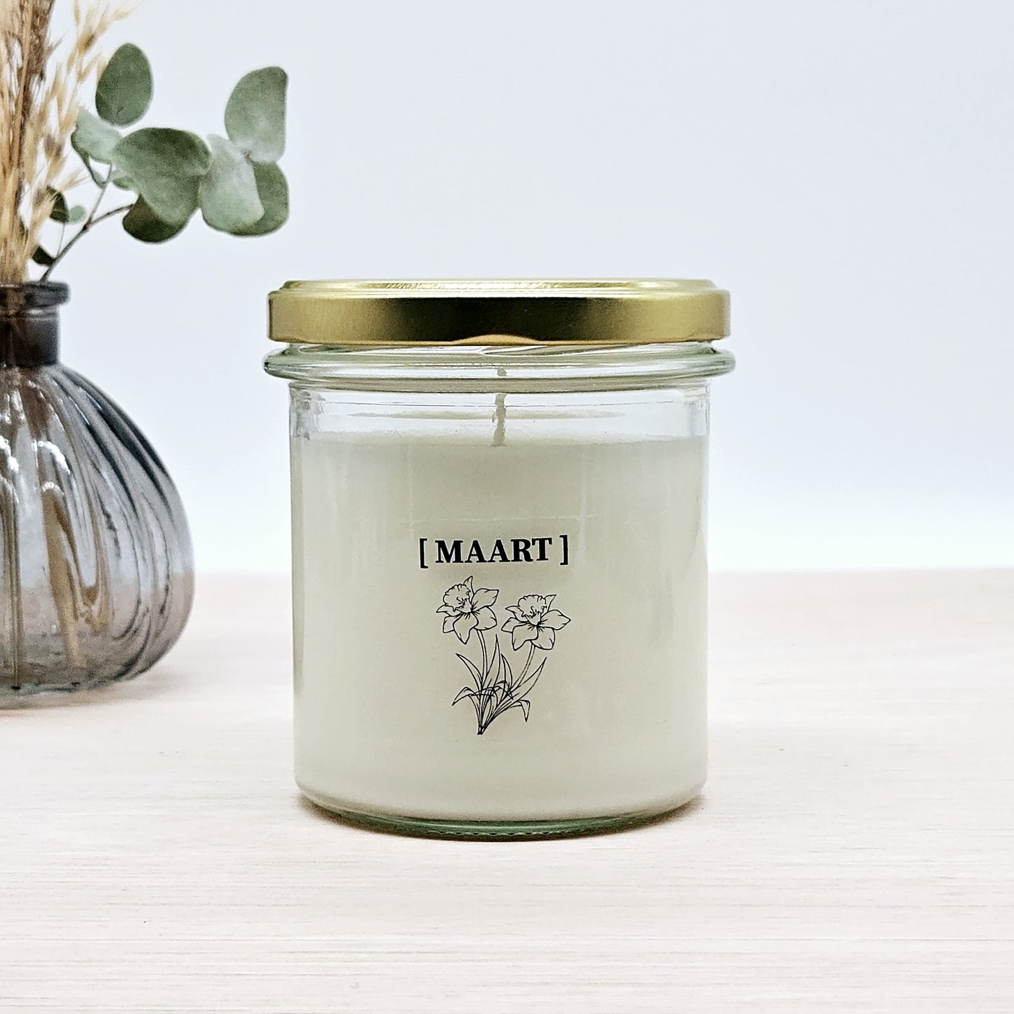 Candlelight-on - geurkaars met geboortebloem en geboortedatum - maart - o.b.v. sojawas en etherische oliën