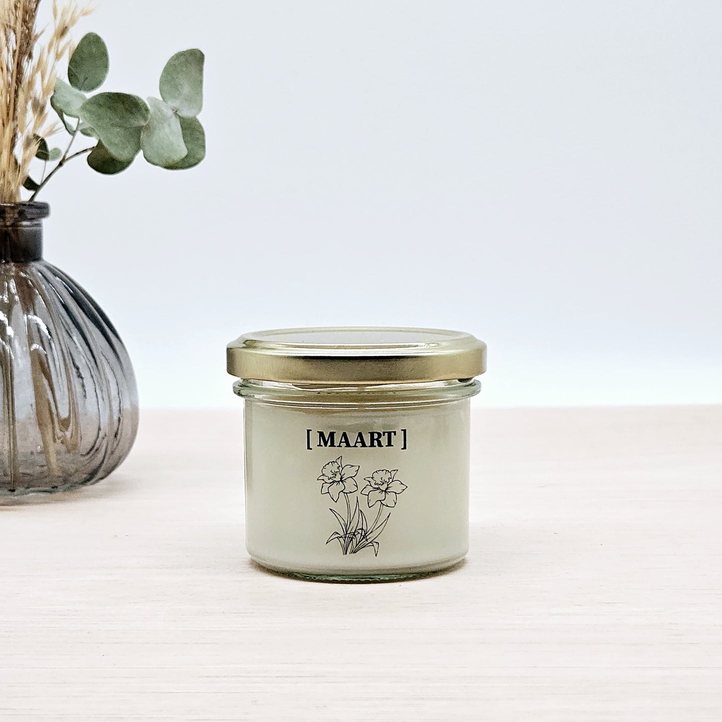 Candlelight-on - geurkaars met geboortebloem en geboortedatum - maart - o.b.v. sojawas en etherische oliën