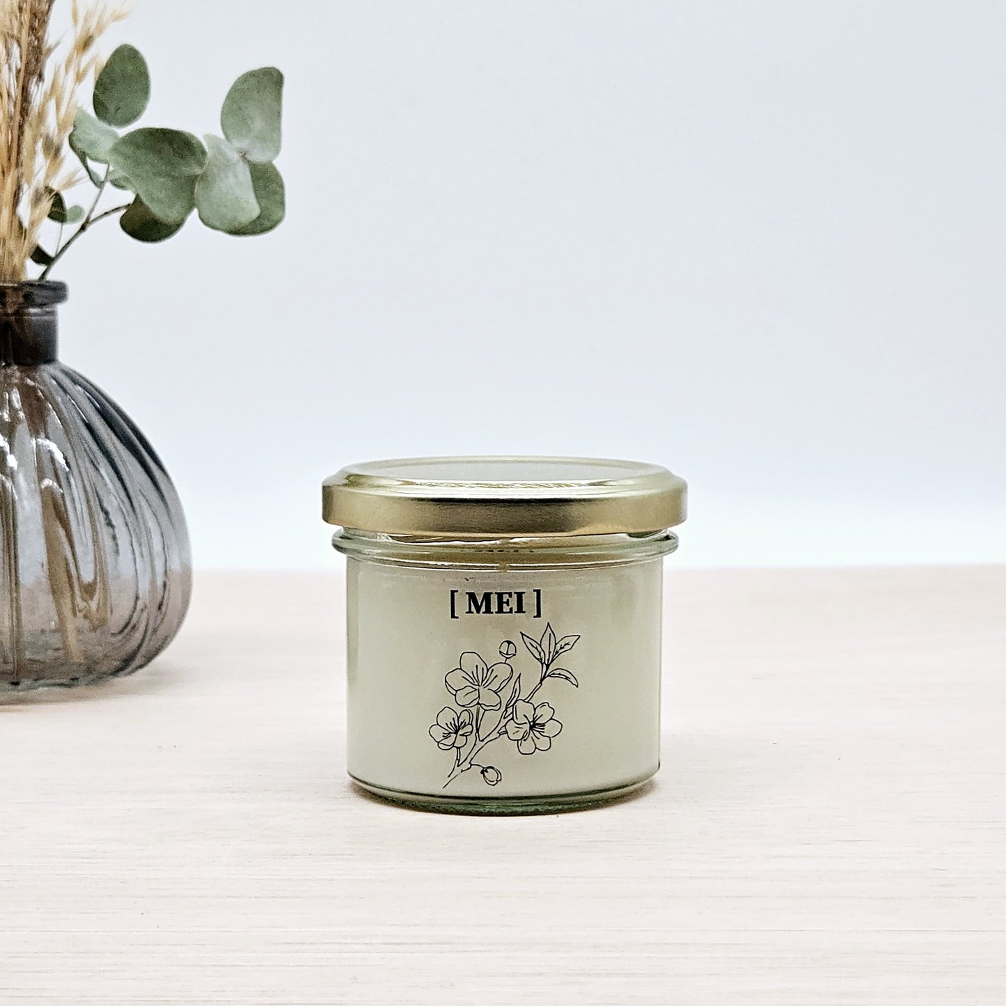 Candlelight-on - geurkaars met geboortebloem en geboortedatum - mei - o.b.v. sojawas en etherische oliën