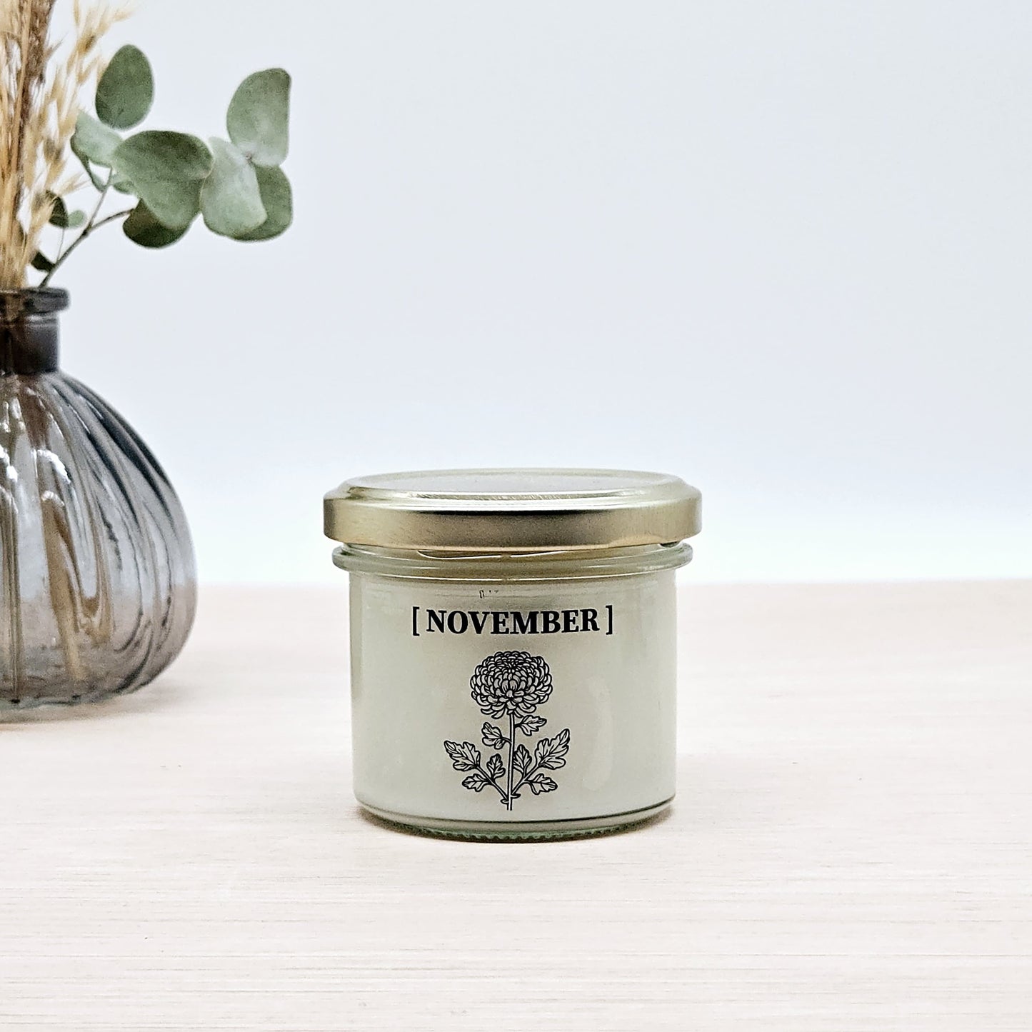 Candlelight-on - geurkaars met geboortebloem en geboortedatum - november - o.b.v. sojawas en etherische oliën