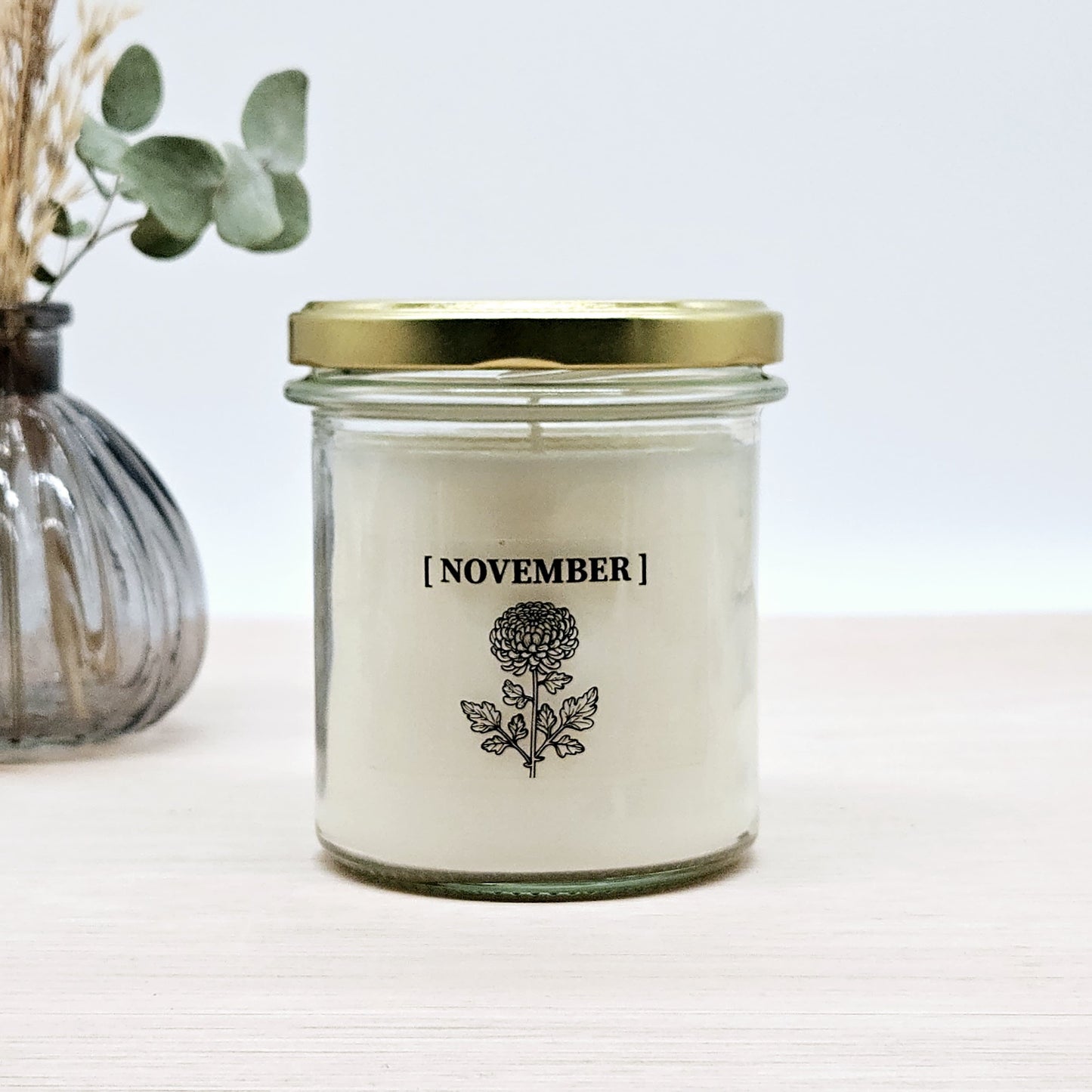 Candlelight-on - geurkaars met geboortebloem en geboortedatum - november - o.b.v. sojawas en etherische oliën